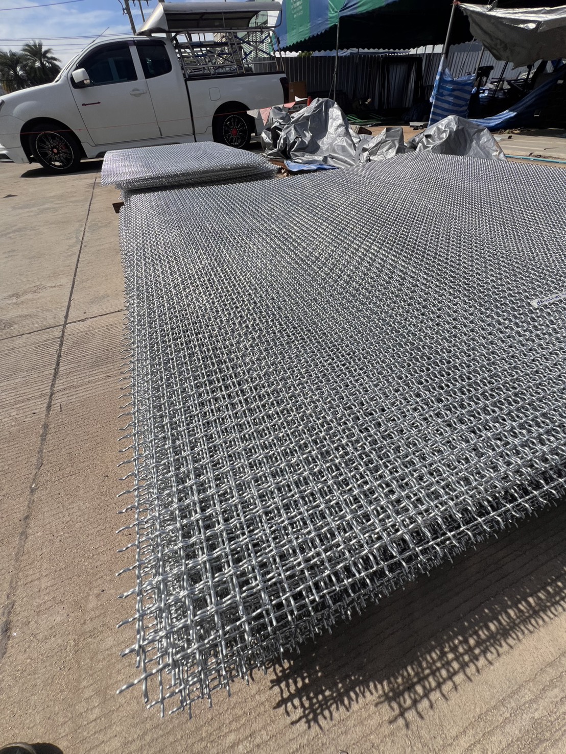 ตะแกรงตัวหนอน ตะแกรงเหล็กตัวหนอน ลวดตัวหนอน ลวดถัก ลวดถักตัวหนอน CRIMPED WIRE MESH